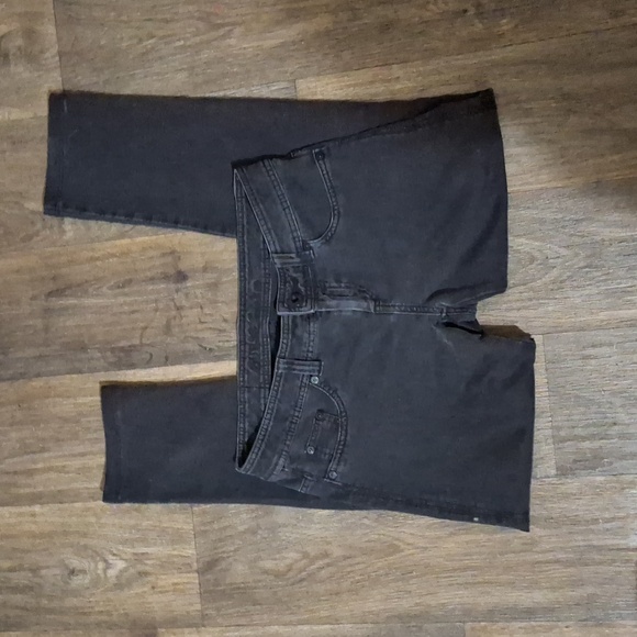 Guess Jeans 1981 Black Stretch Jeans. - Picture 3 of 11